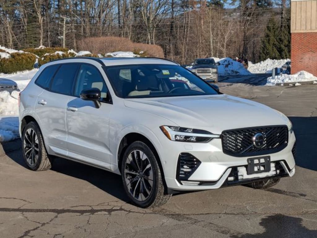 New 2026 Volvo XC60 plug-in hybrid T8 Plus SUV