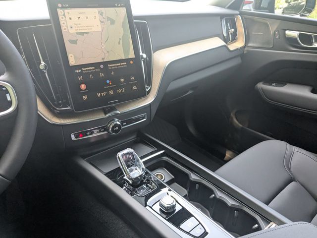2026 Volvo XC60 Plus - Photo 13