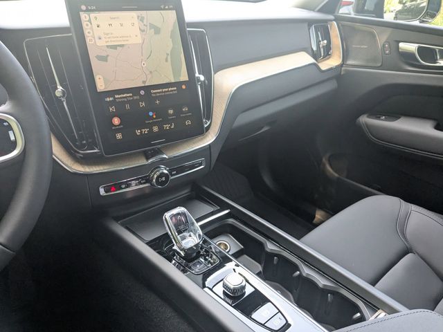2026 Volvo XC60 Plus - Photo 13