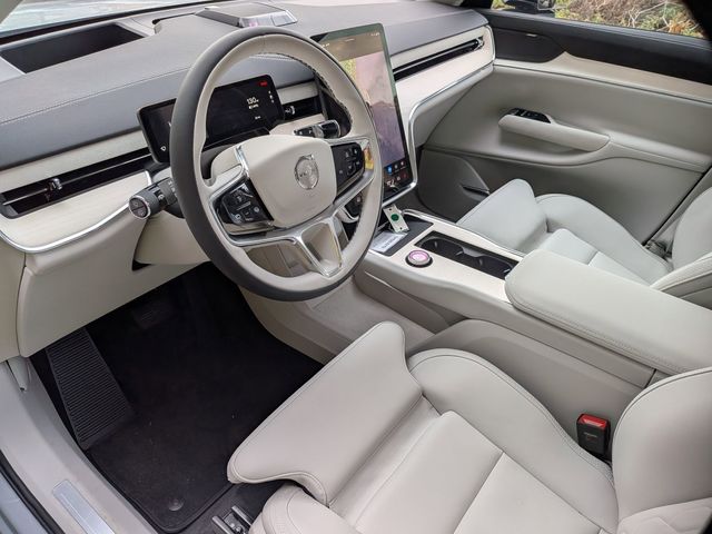 2025 Volvo EX90 Ultra - Photo 11