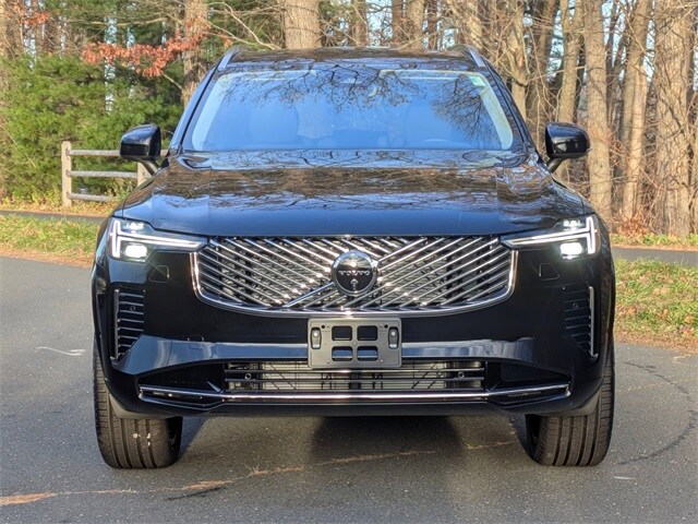2026 Volvo XC90 Plus photo 2