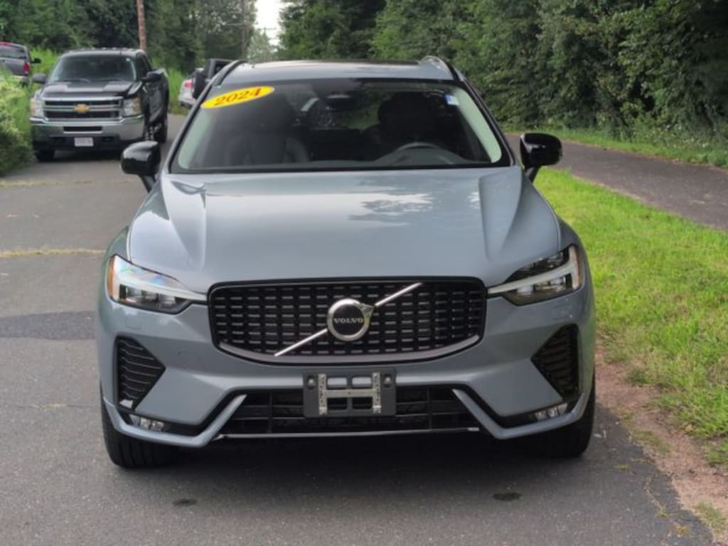 Used 2024 Volvo XC60 B5 Core Dark SUV