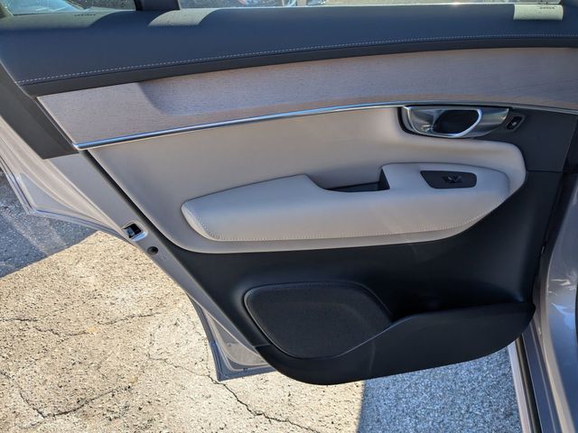 2026 Volvo XC90 Plus - Photo 22