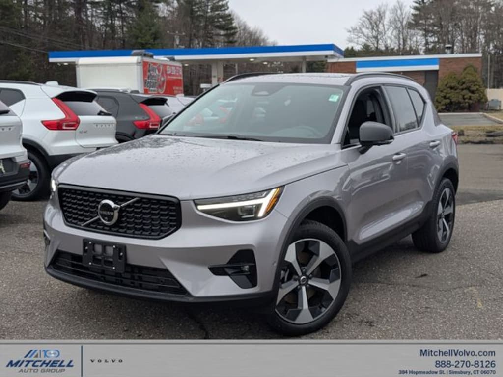 New 2026 Volvo XC40 B5 Plus SUV