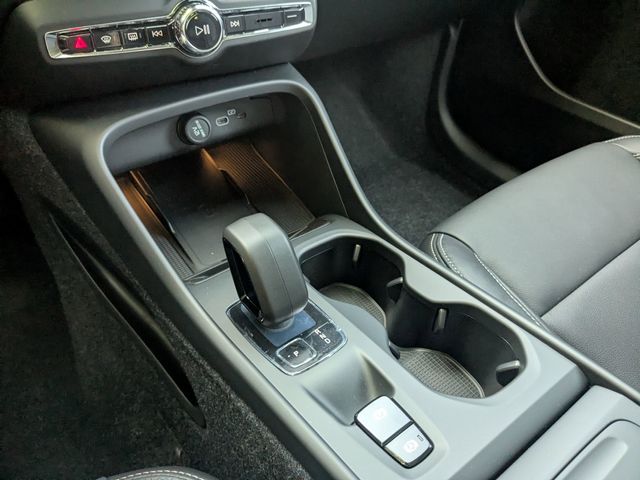 2026 Volvo XC40 Core - Photo 16