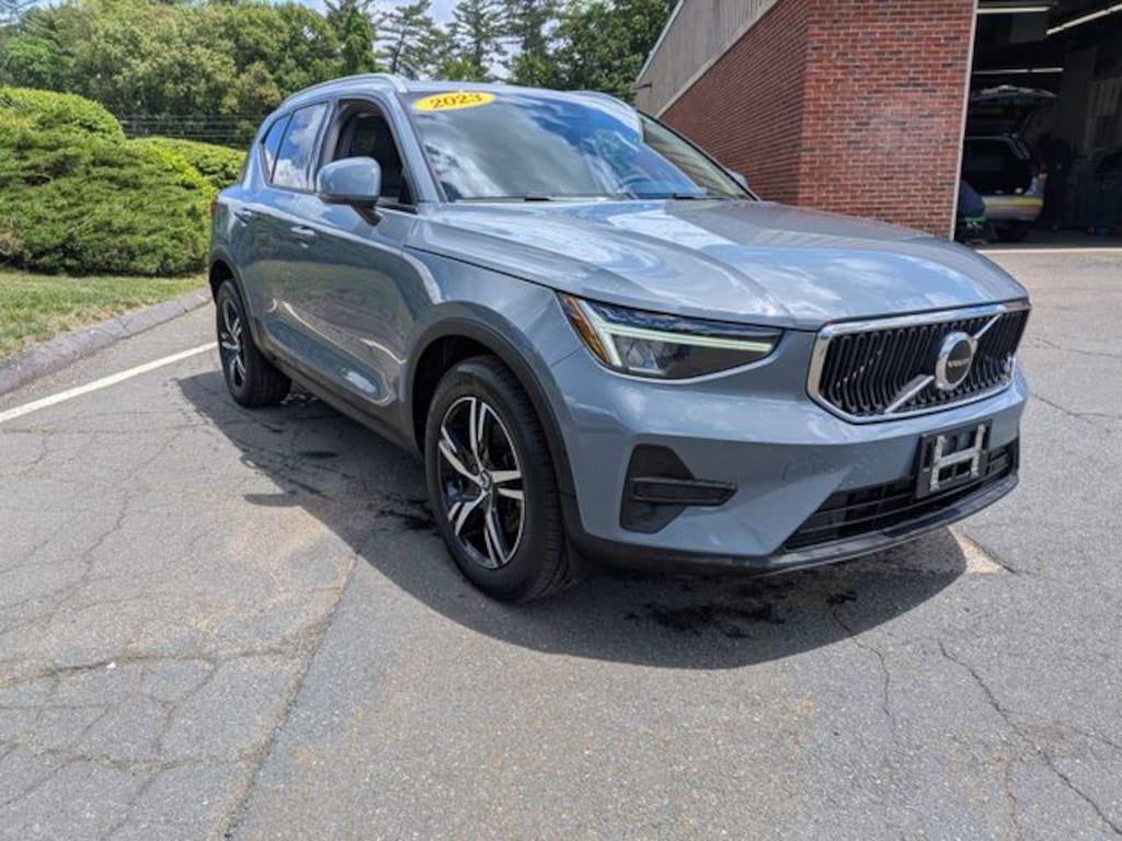 Certified 2023 Volvo XC40 B5 AWD Core SUV