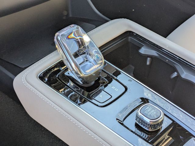 2026 Volvo XC90 Plus - Photo 18