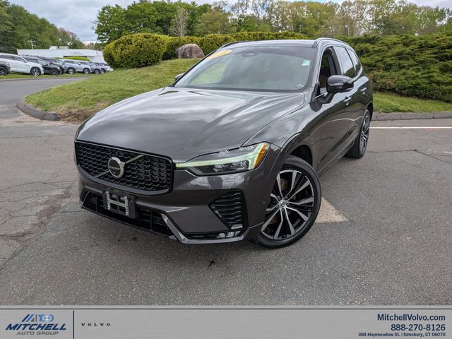 2023 Volvo XC60 B5 Plus Dark Theme AWD's photo