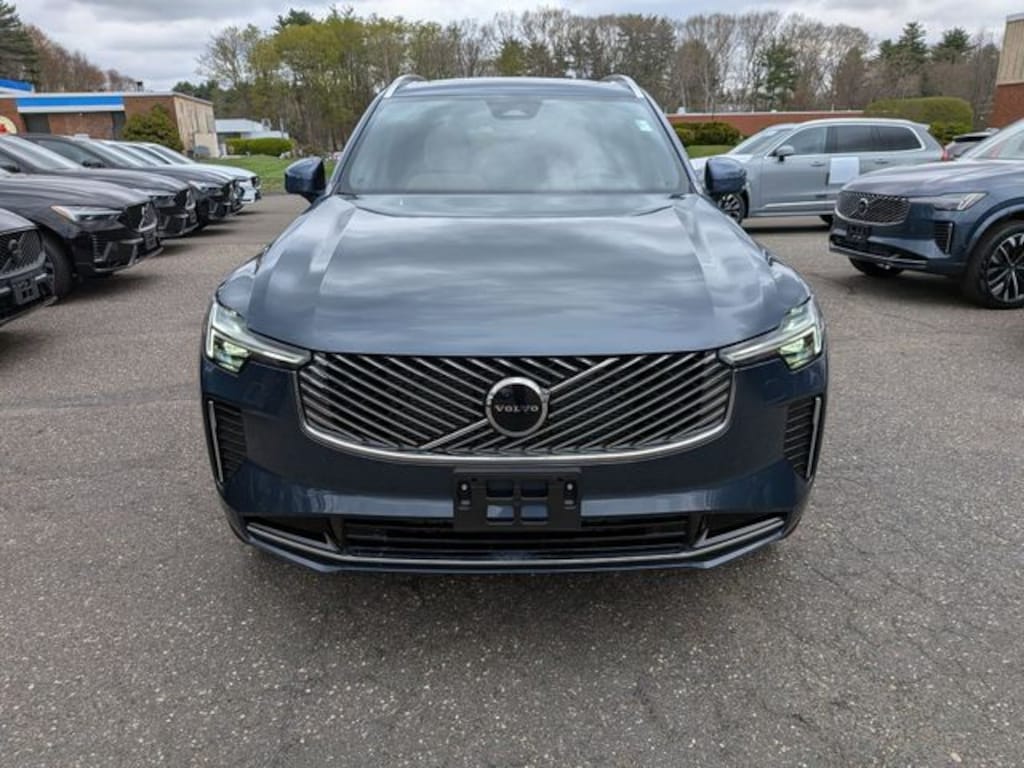 New 2026 Volvo XC90 B6 Core SUV