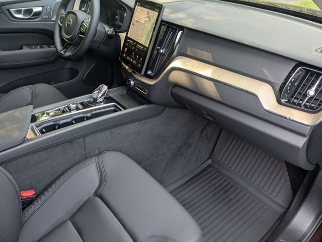 2026 Volvo XC60 Plus - Photo 22