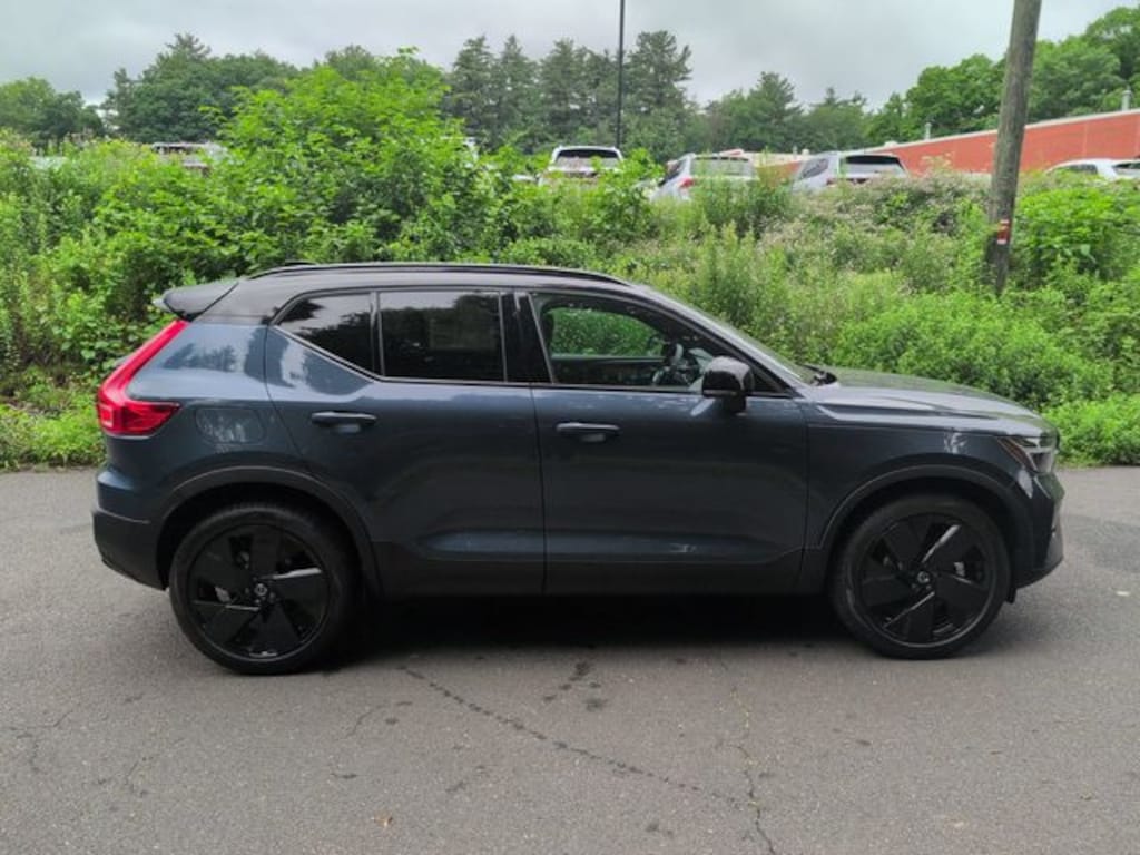 New 2026 Volvo XC40 B5 Ultra Black Edition SUV