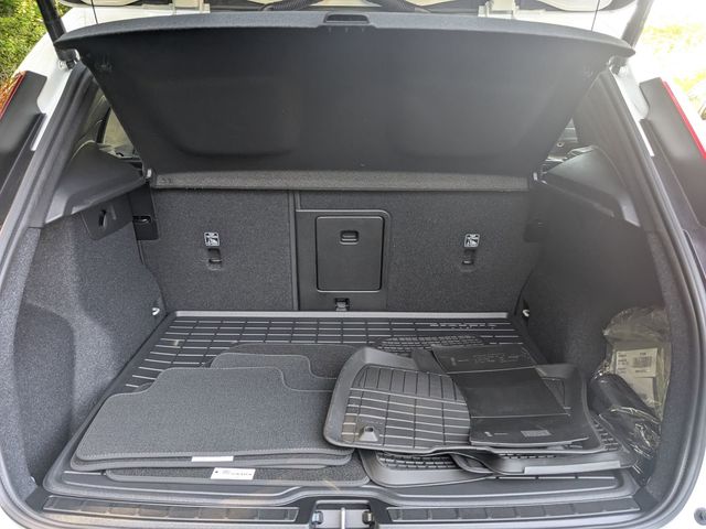 2026 Volvo XC40 Core - Photo 18