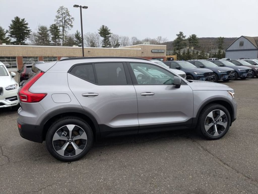 New 2026 Volvo XC40 B5 Plus SUV