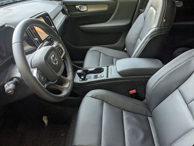 2026 Volvo XC40 Core - Photo 11