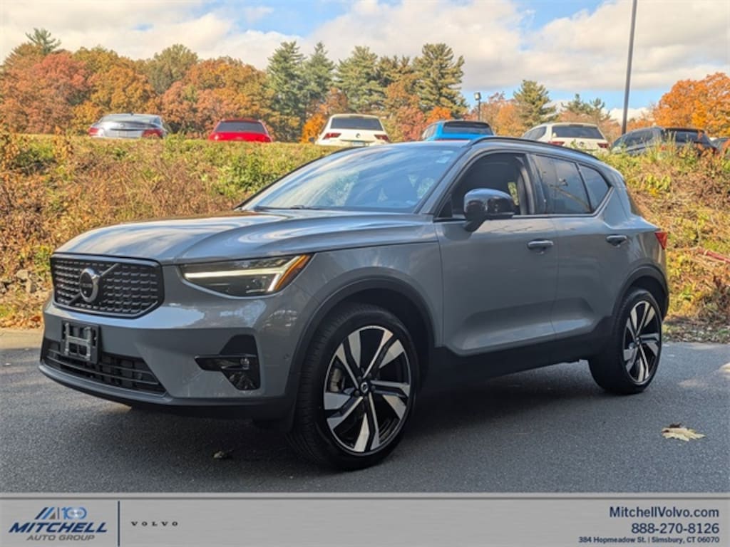 Used 2023 Volvo XC40 B5 AWD Ultimate Dark SUV