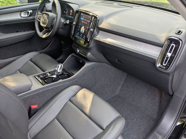2026 Volvo XC40 Plus - Photo 22