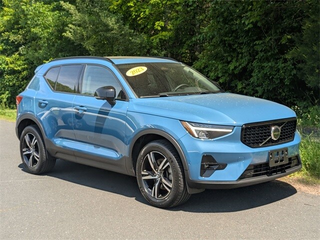 2023 Volvo XC40 AWD Plus photo 3