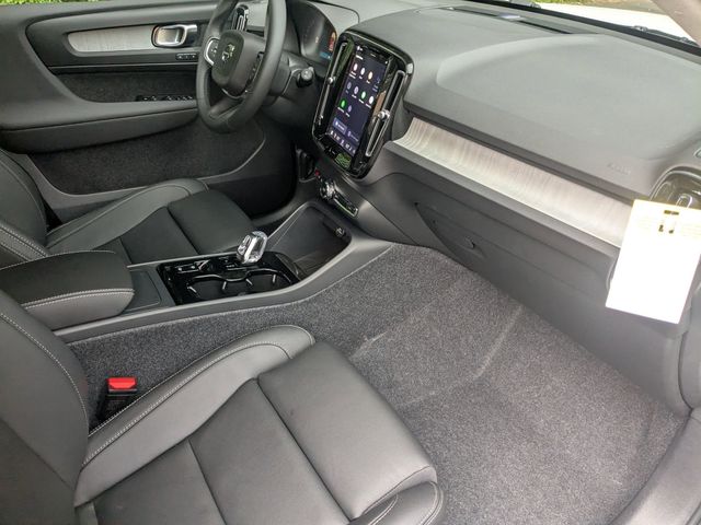 2026 Volvo XC40 Plus - Photo 22