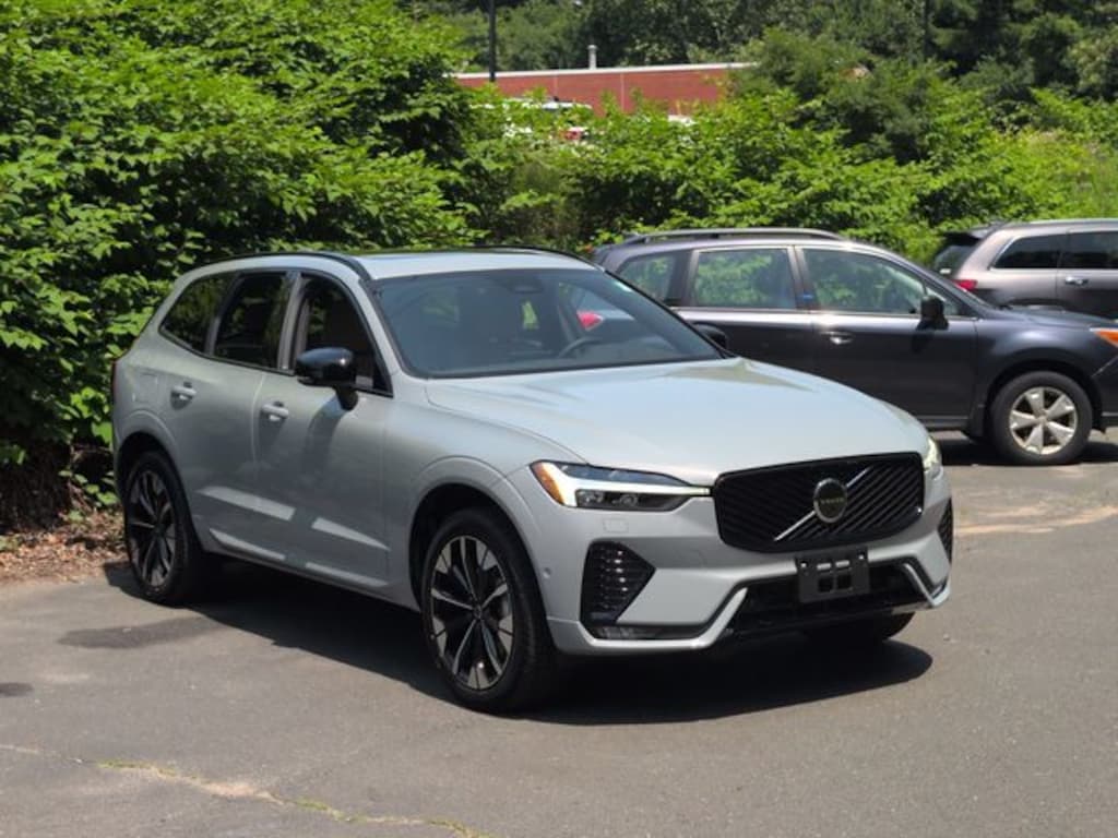 New 2026 Volvo XC60 B5 Plus SUV