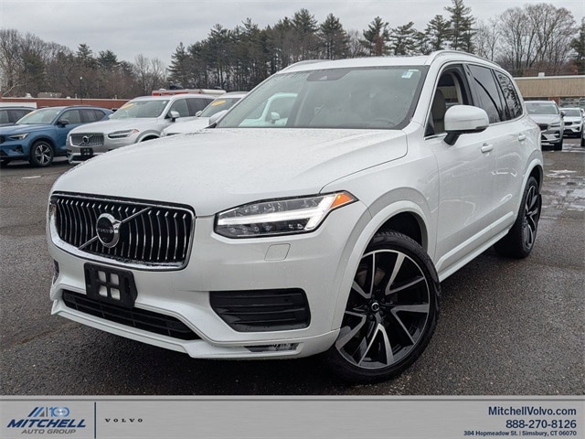 2021 Volvo XC90 Momentum's photo