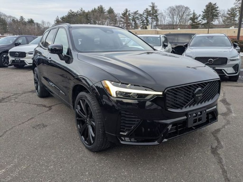 New 2026 Volvo XC60 B5 Ultra Black Edition SUV