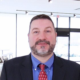 Staff member Steve Muller from ID_33a31789e55a