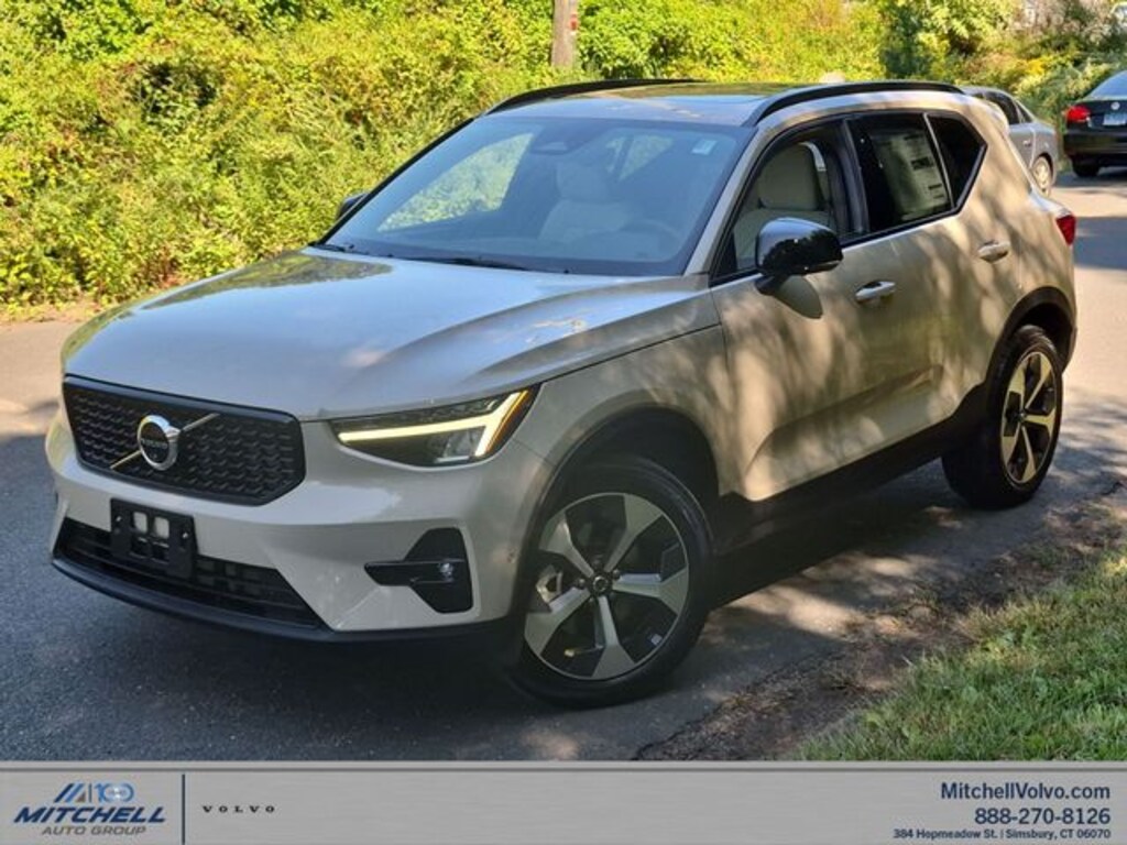 New 2026 Volvo XC40 B5 Plus SUV