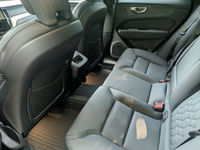 2026 Volvo XC60 Plus - Photo 17