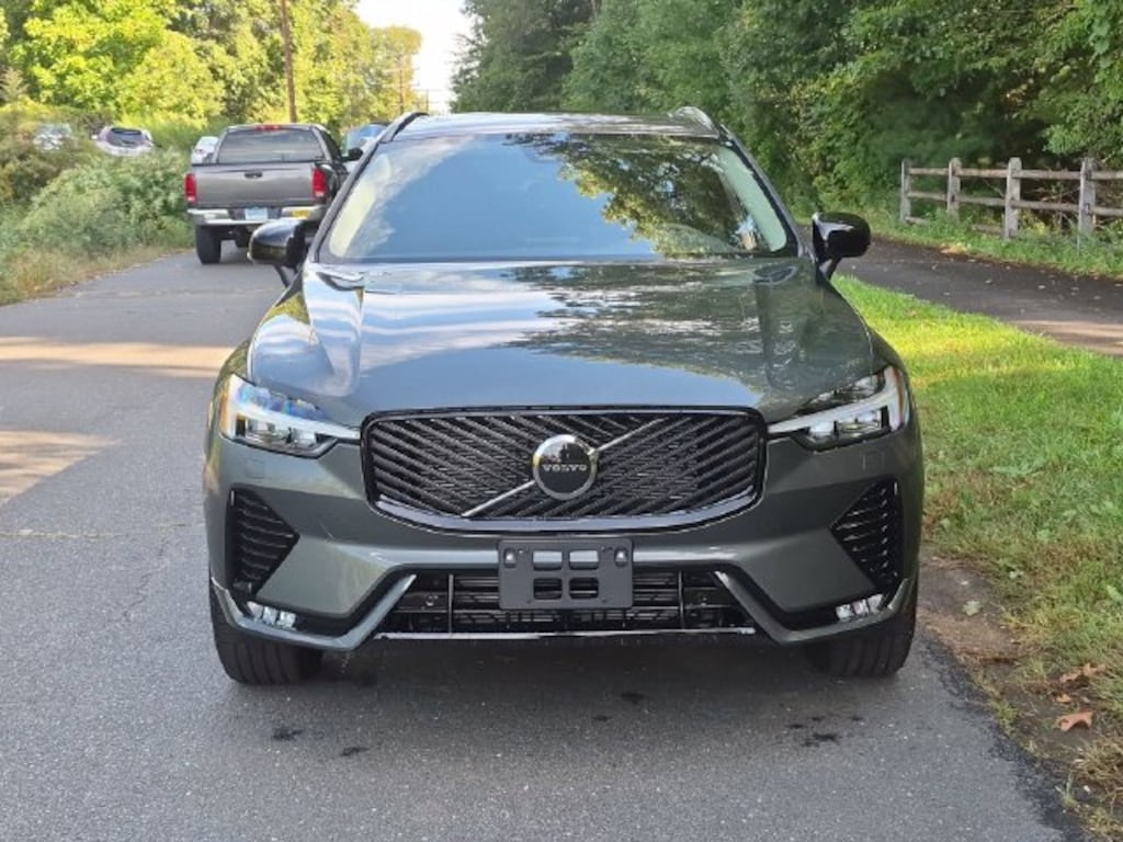 New 2027 Volvo XC60 B5 Core SUV