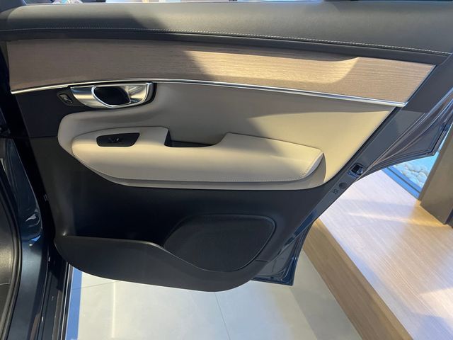 2026 Volvo XC90 Core - Photo 19