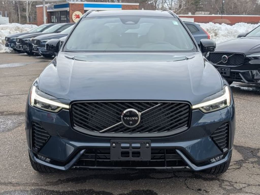 New 2026 Volvo XC60 B5 Plus SUV