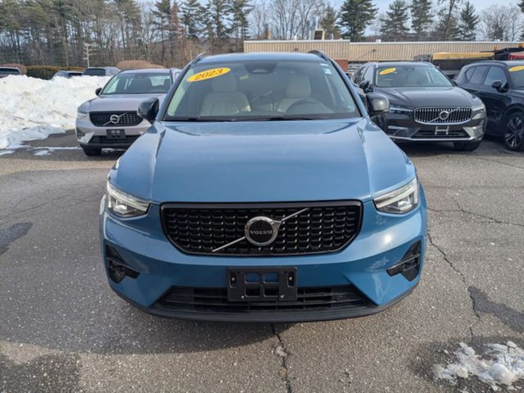 Certified 2023 Volvo XC40 B5 AWD Plus Dark SUV