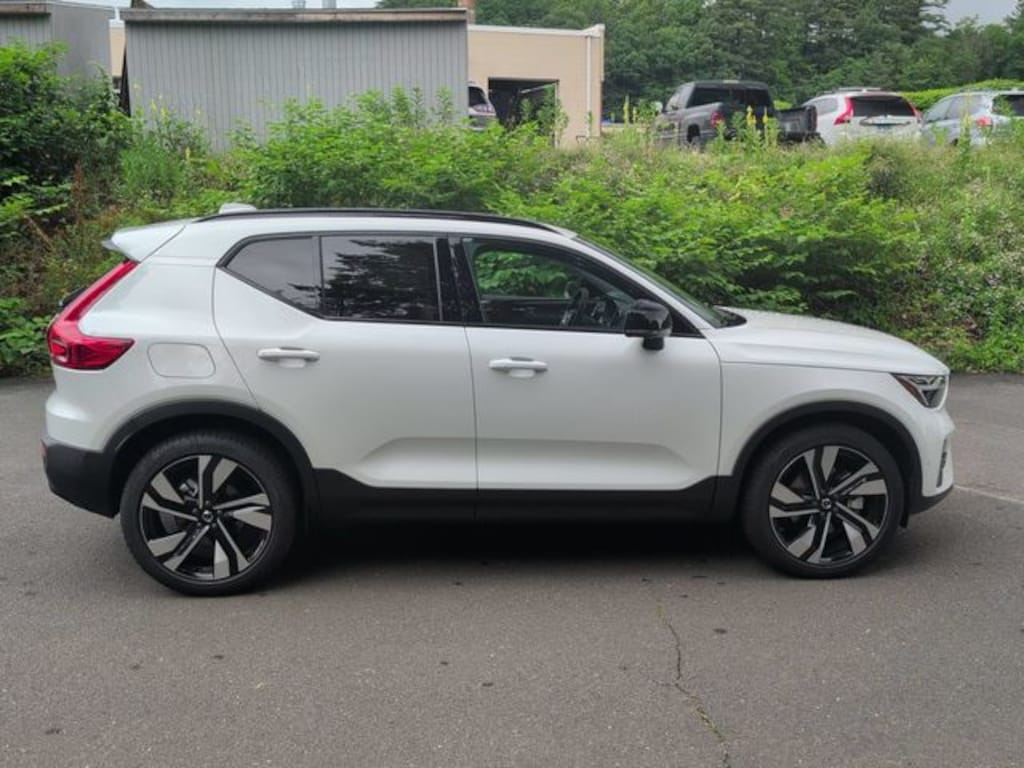 Used 2026 Volvo XC40 B5 Plus SUV