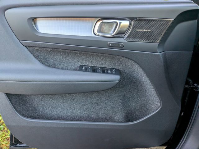 2026 Volvo XC40 Ultra Black Edition - Photo 10