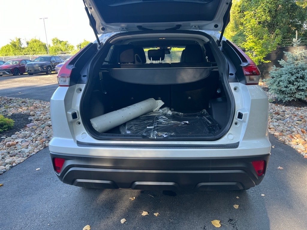 2024 Mitsubishi Eclipse Cross LE - Photo 8