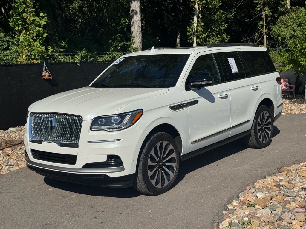 2023 Lincoln Navigator Reserve's photo