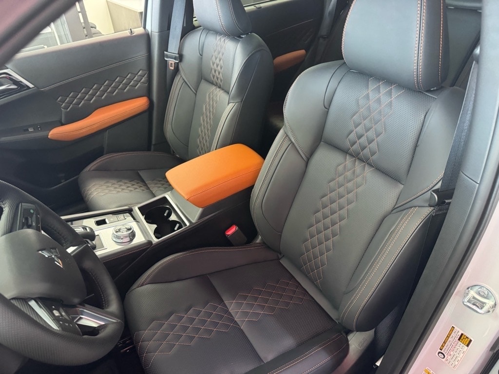 2025 Mitsubishi Outlander Plug-in Hybrid SEL - Photo 22
