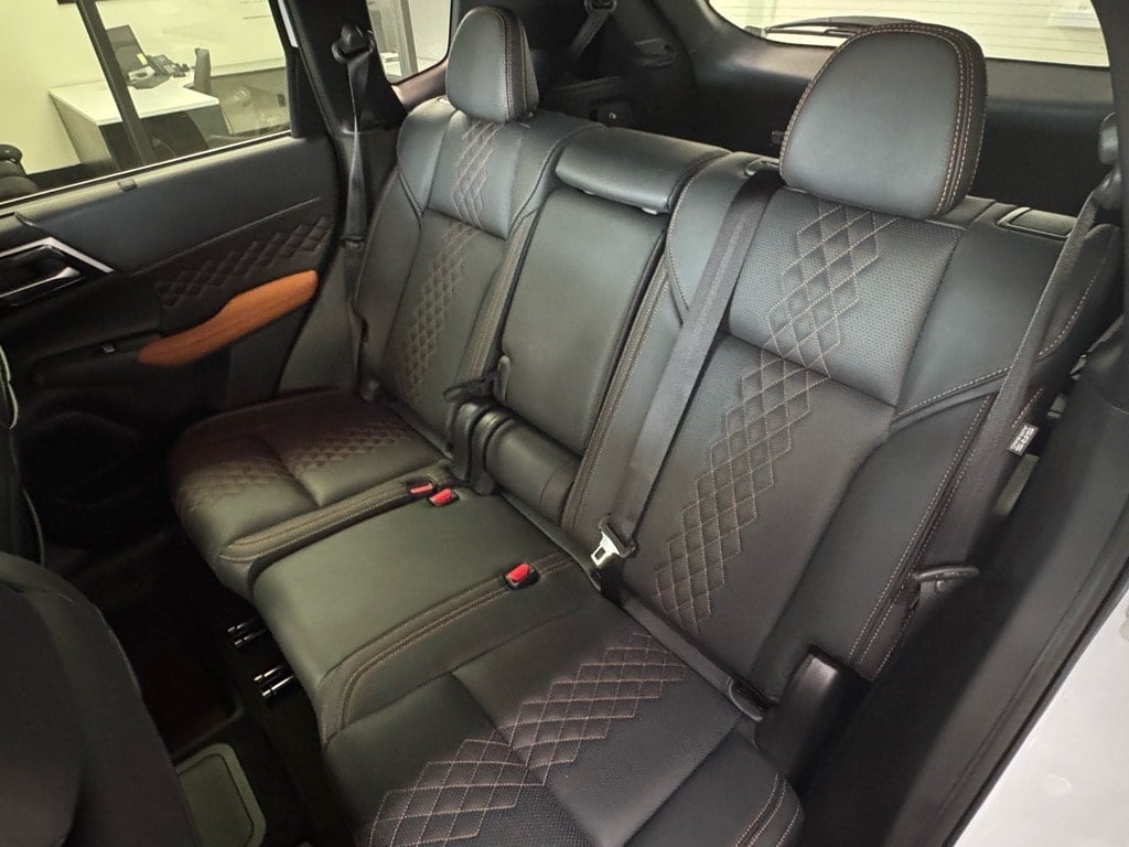 2025 Mitsubishi Outlander Plug-in Hybrid SEL - Photo 20