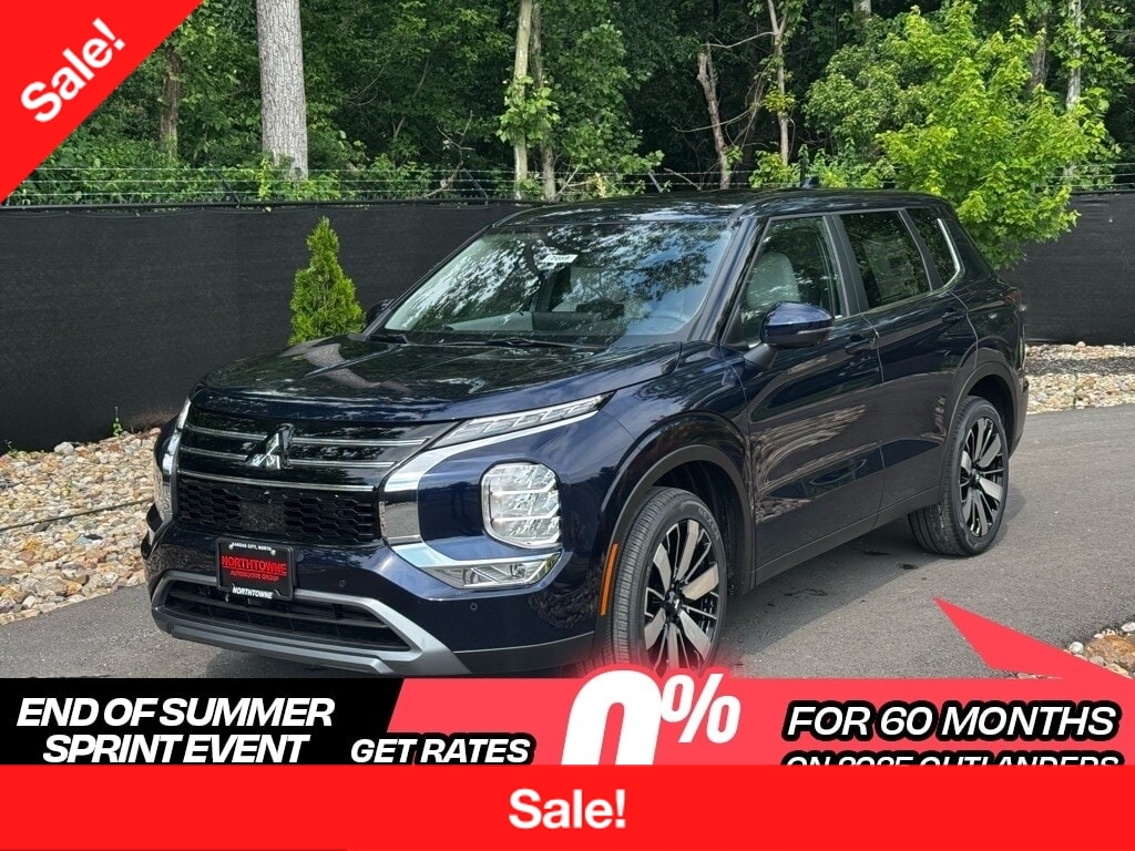 2025 Mitsubishi Outlander SE's photo