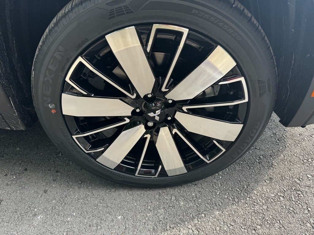 2025 Mitsubishi Outlander SE - Photo 9