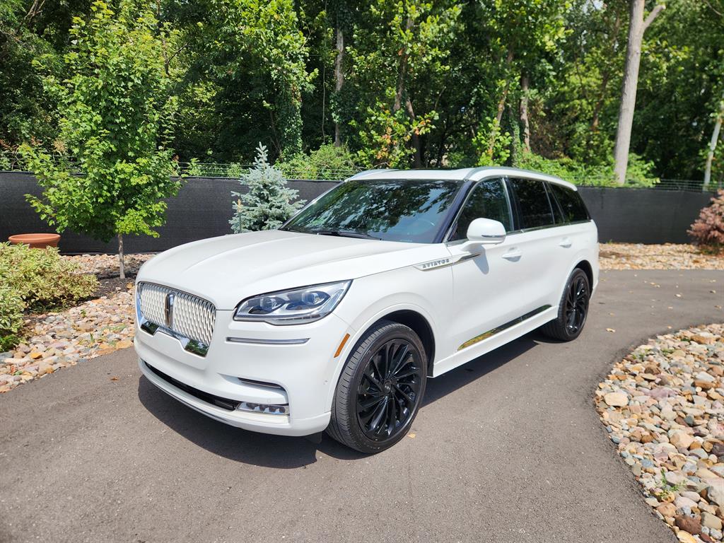 2022 Lincoln Aviator Reserve's photo