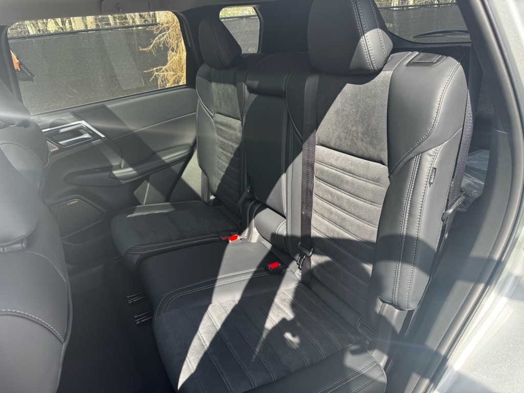 2025 Mitsubishi Outlander SE - Photo 20