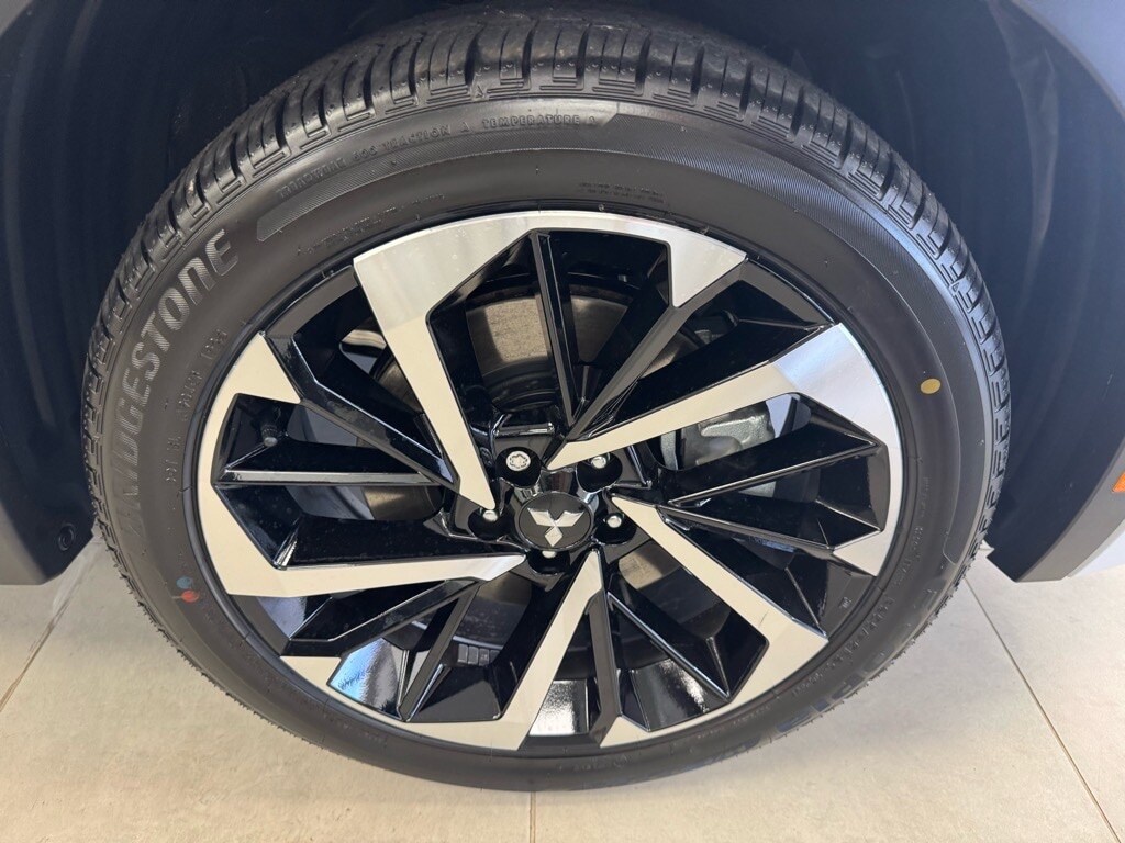 2025 Mitsubishi Outlander Plug-in Hybrid SEL - Photo 8