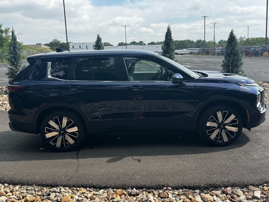 2025 Mitsubishi Outlander SE - Photo 6