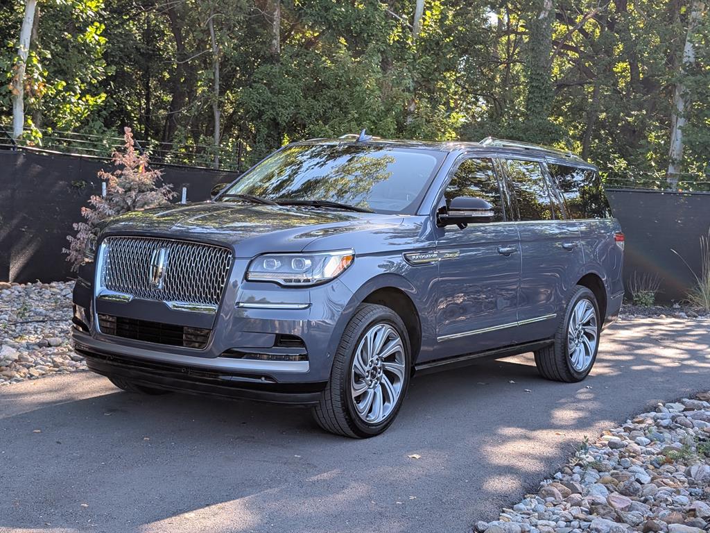 2022 Lincoln Navigator Reserve's photo