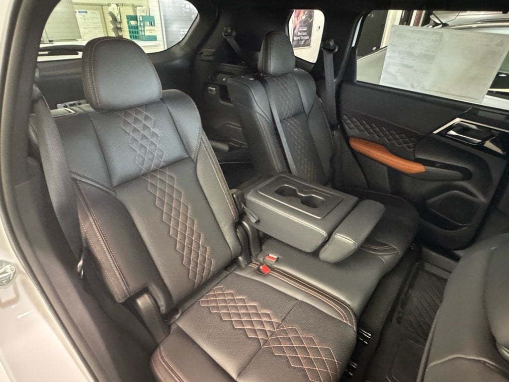 2025 Mitsubishi Outlander Plug-in Hybrid SEL - Photo 14