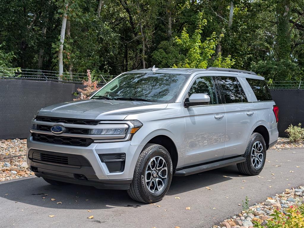2022 Ford Expedition XLT's photo