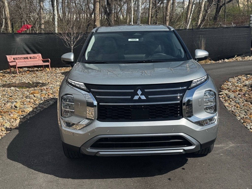 2025 Mitsubishi Outlander SE - Photo 8
