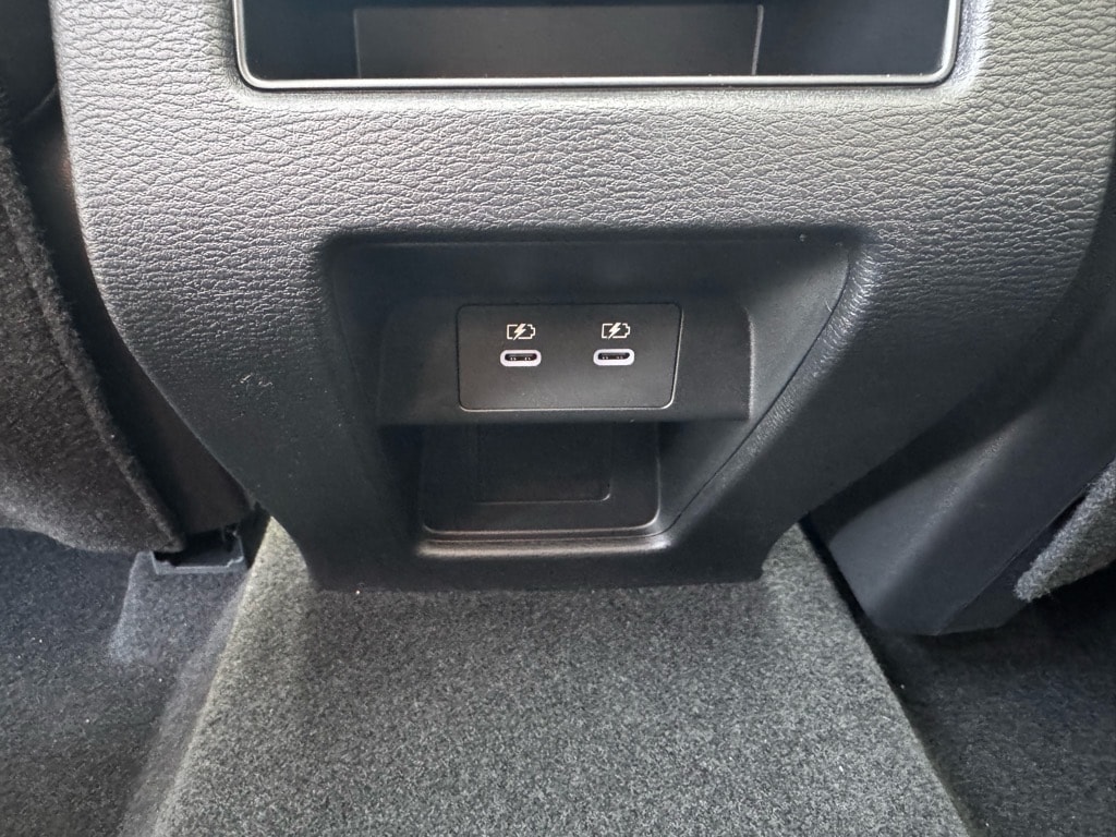 2025 Mitsubishi Outlander SE - Photo 19