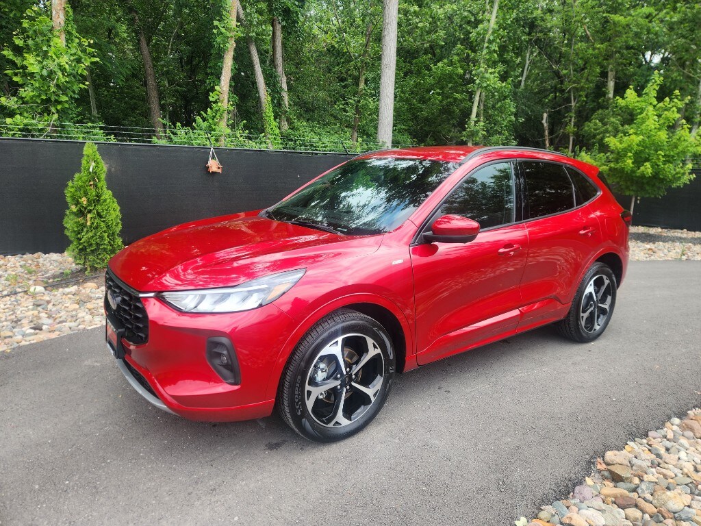2023 Ford Escape ST-Line Select's photo